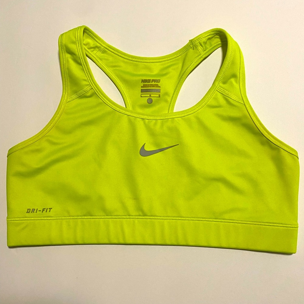 Pre-Owned Women’s Nike Dri-Fit Racerback Sports Bra